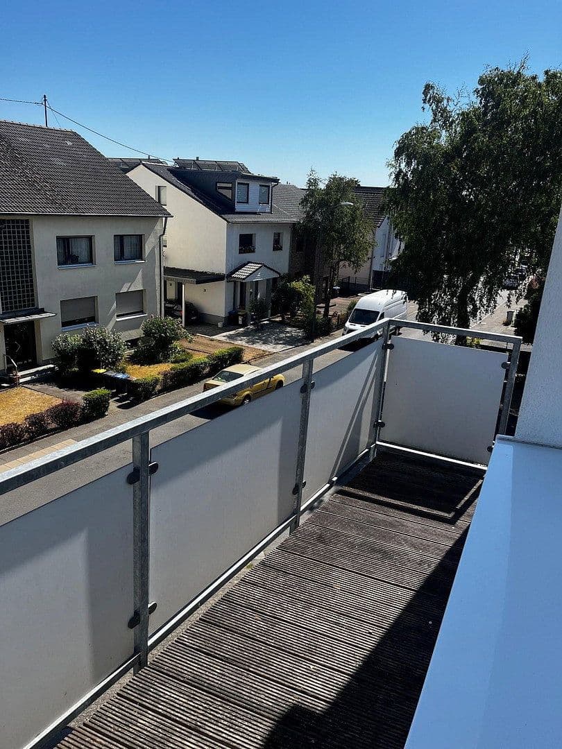 Pronájem bytu 2+1 57 m², Berzdorferstr.4, Köln, Severní Porýní-Vestfálsko Pronájem bytu 2+1 57 m², Berzdorferstr.4, Köln, Severní Porýní-Vestfálsko