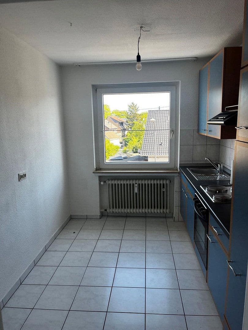 Pronájem bytu 2+1 57 m², Berzdorferstr.4, Köln, Severní Porýní-Vestfálsko Pronájem bytu 2+1 57 m², Berzdorferstr.4, Köln, Severní Porýní-Vestfálsko