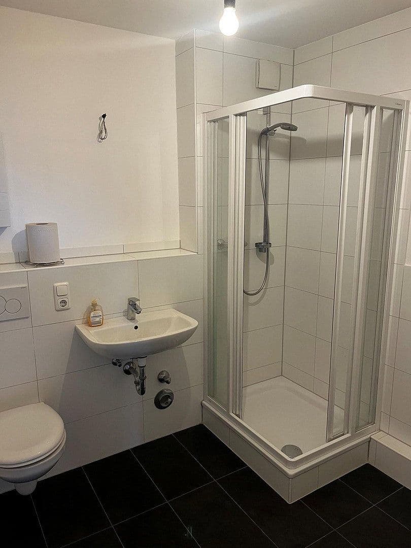 Pronájem bytu 2+1 57 m², Berzdorferstr.4, Köln, Severní Porýní-Vestfálsko Pronájem bytu 2+1 57 m², Berzdorferstr.4, Köln, Severní Porýní-Vestfálsko