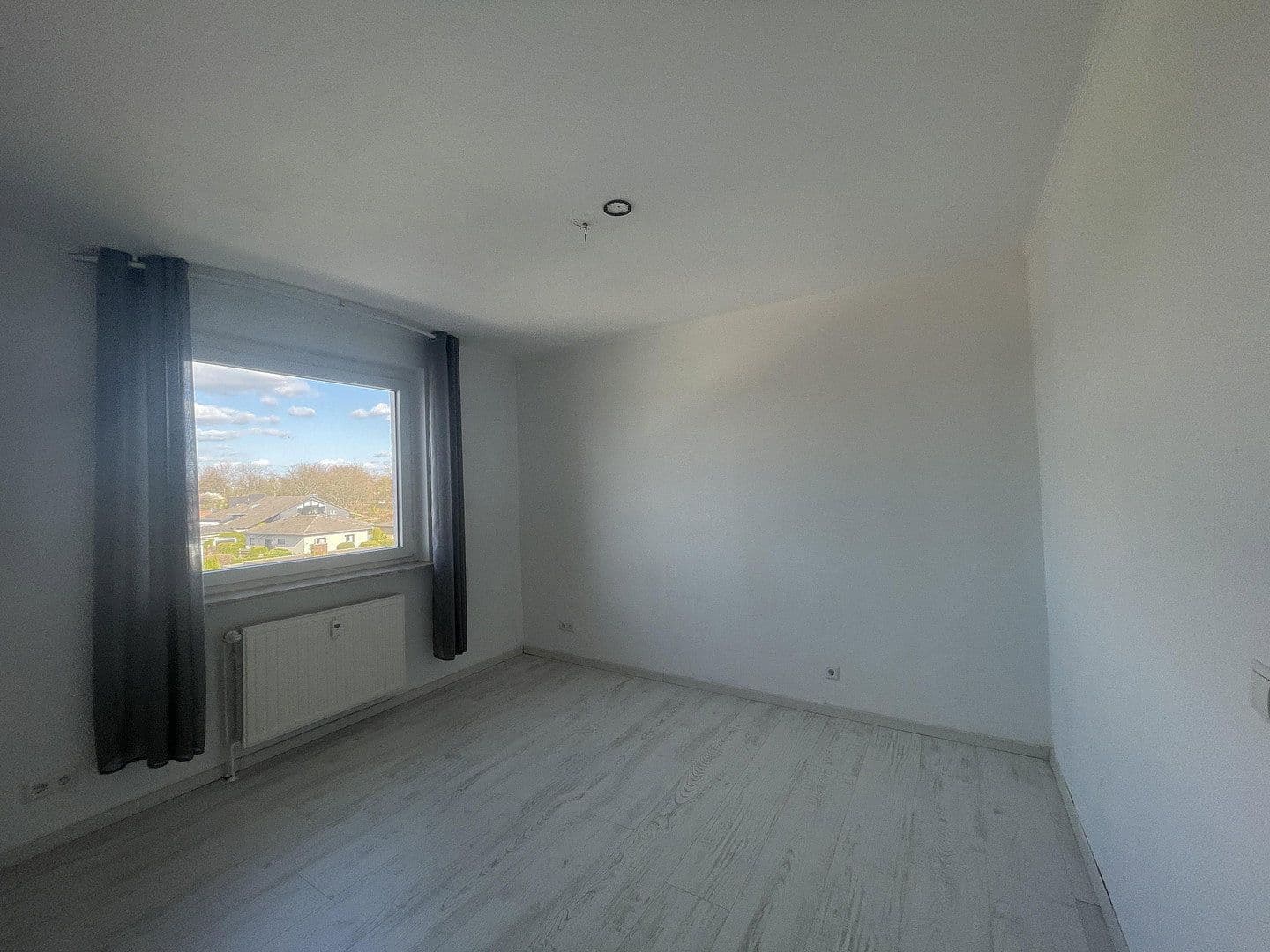 Prodej bytu 4+1 121 m², Grüssauer Straße 36, Wolfenbüttel, Dolní Sasko Prodej bytu 4+1 121 m², Grüssauer Straße 36, Wolfenbüttel, Dolní Sasko