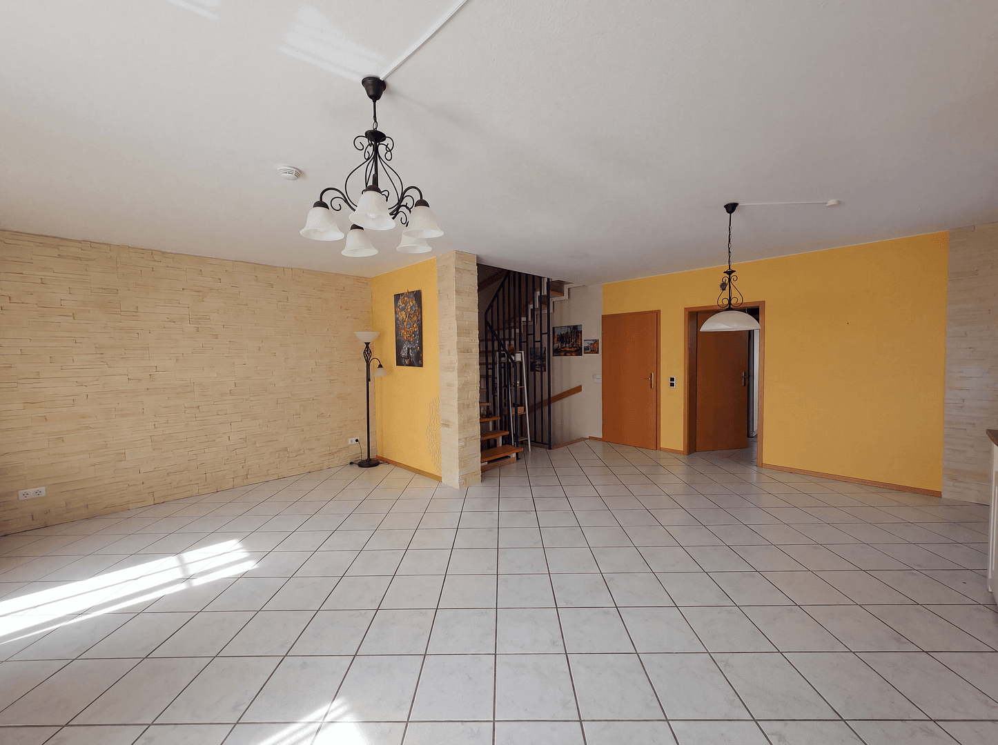 Prodej domu 133 m², pozemek 273 m², Gau-Odernheim, Porýní-Falc Prodej domu 133 m², pozemek 273 m², Gau-Odernheim, Porýní-Falc