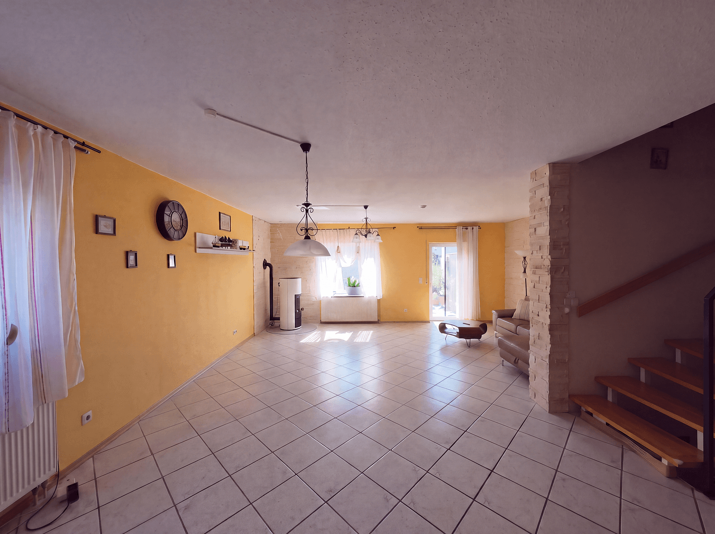 Prodej domu 133 m², pozemek 273 m², Gau-Odernheim, Porýní-Falc Prodej domu 133 m², pozemek 273 m², Gau-Odernheim, Porýní-Falc