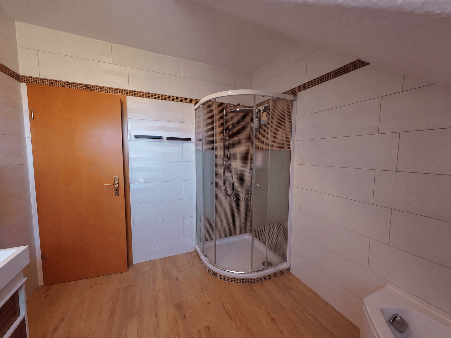 Prodej domu 133 m², pozemek 273 m², Gau-Odernheim, Porýní-Falc Prodej domu 133 m², pozemek 273 m², Gau-Odernheim, Porýní-Falc