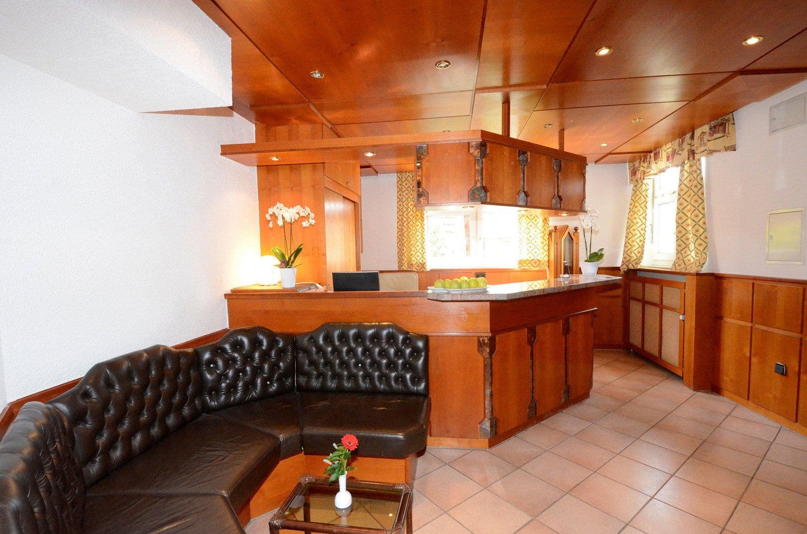 Prodej nebytového prostoru 1.084 m², Kirchstraße 11, Altbach, Bádensko-Württembersko Prodej nebytového prostoru 1.084 m², Kirchstraße 11, Altbach, Bádensko-Württembersko