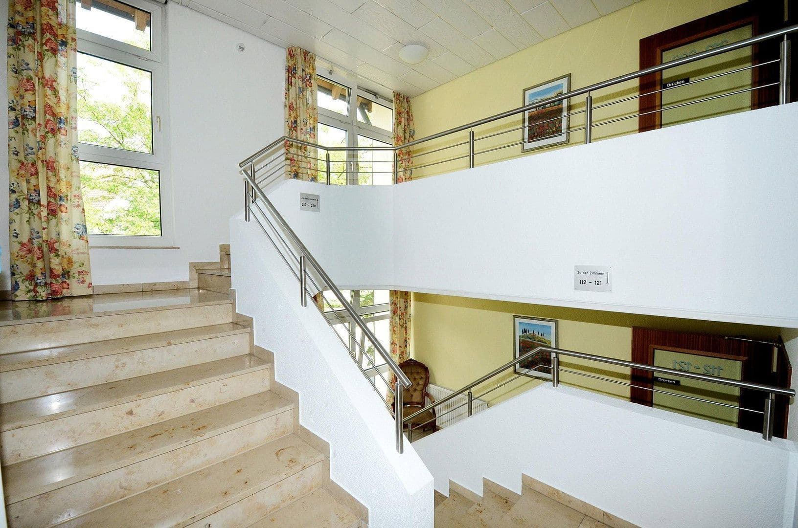 Prodej nebytového prostoru 1.084 m², Kirchstraße 11, Altbach, Bádensko-Württembersko Prodej nebytového prostoru 1.084 m², Kirchstraße 11, Altbach, Bádensko-Württembersko