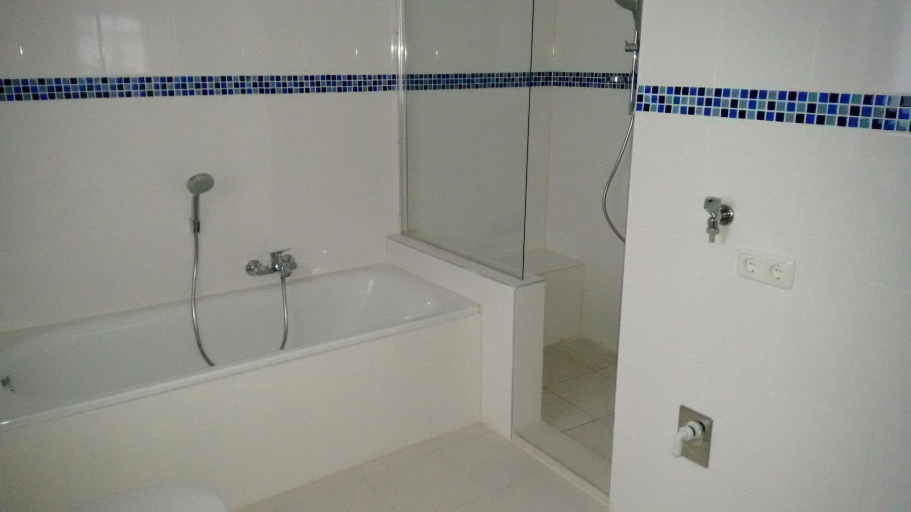 Prodej domu 240 m², pozemek 301 m², Hochheim, Hessen Prodej domu 240 m², pozemek 301 m², Hochheim, Hessen