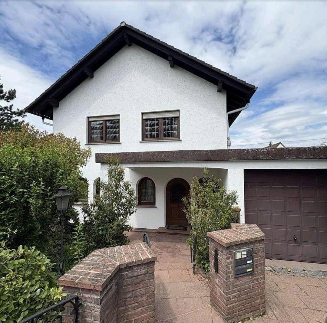 Prodej domu 195 m², pozemek 408 m², Ingelheim am Rhein, Porýní-Falc Prodej domu 195 m², pozemek 408 m², Ingelheim am Rhein, Porýní-Falc