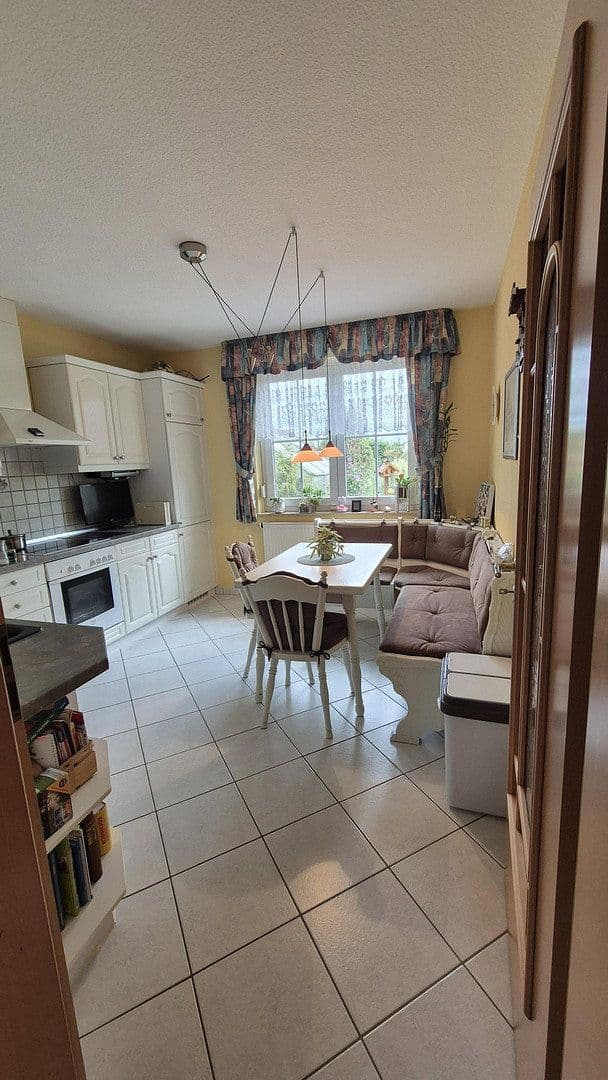 Prodej domu 130 m², pozemek 587 m², Leuna, Sasko-Anhaltsko Prodej domu 130 m², pozemek 587 m², Leuna, Sasko-Anhaltsko