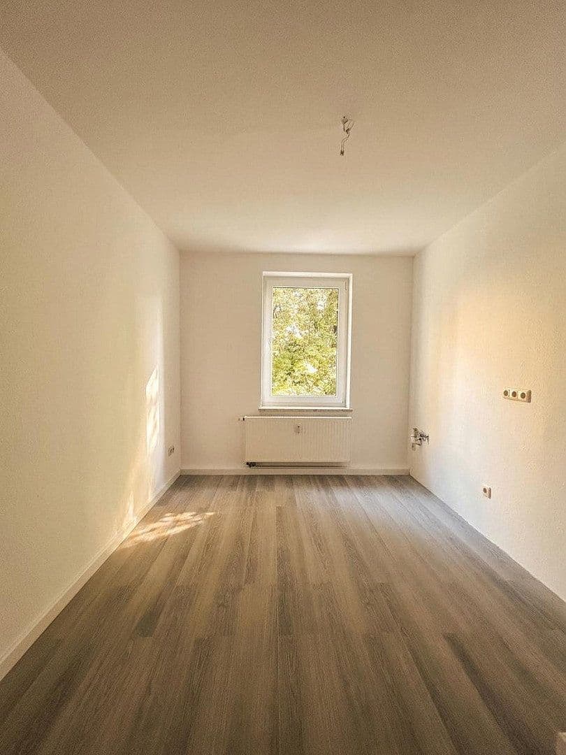 Pronájem bytu 2+1 43 m², Hallesche Straße 13, Dessau-Roßlau, Sasko-Anhaltsko Pronájem bytu 2+1 43 m², Hallesche Straße 13, Dessau-Roßlau, Sasko-Anhaltsko