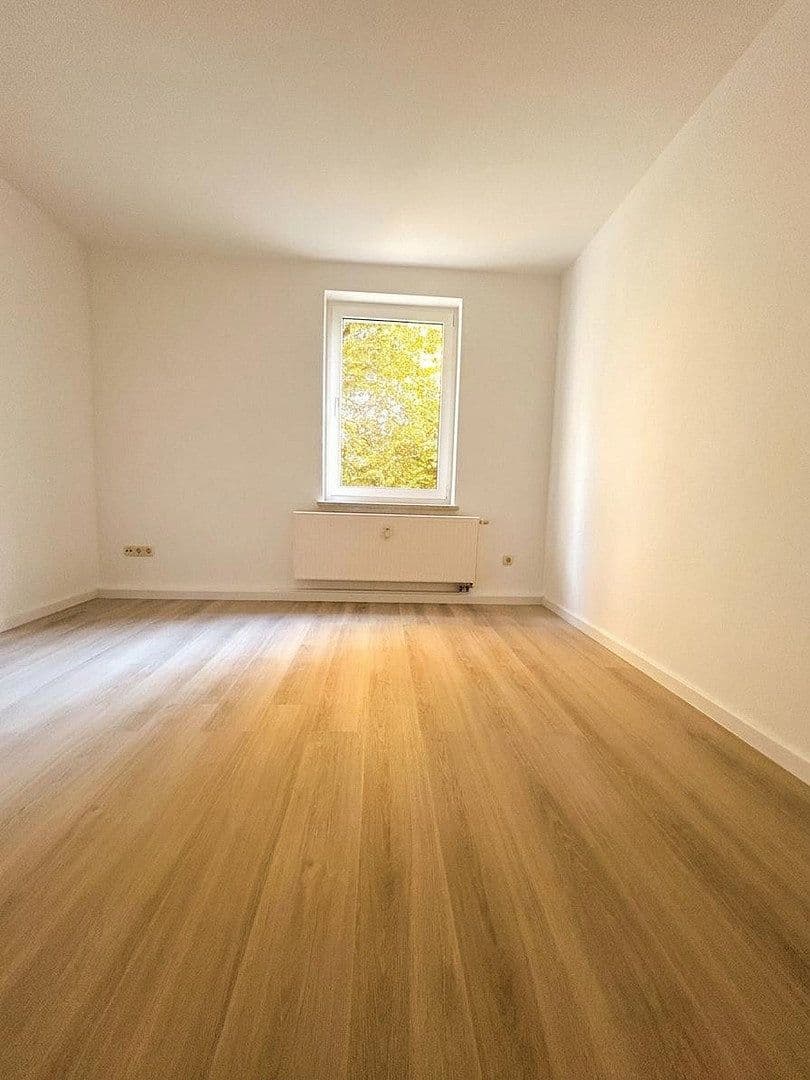 Pronájem bytu 2+1 43 m², Hallesche Straße 13, Dessau-Roßlau, Sasko-Anhaltsko Pronájem bytu 2+1 43 m², Hallesche Straße 13, Dessau-Roßlau, Sasko-Anhaltsko