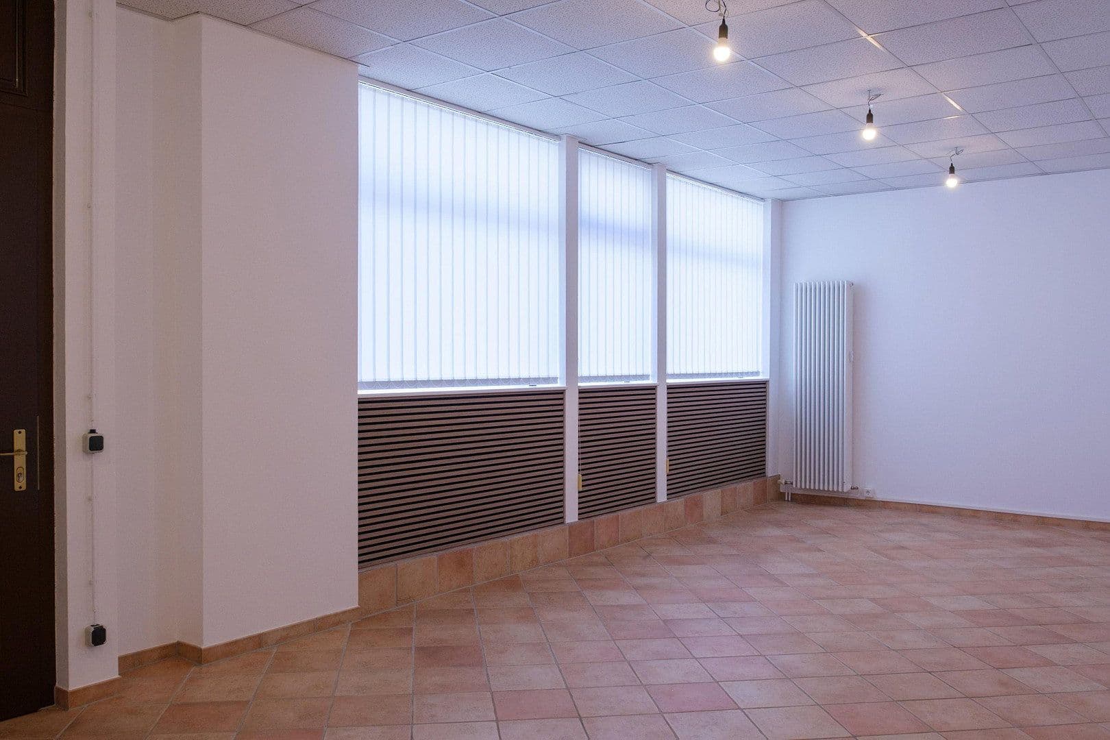 Pronájem bytu 3+1 90 m², Mannheim, Bádensko-Württembersko Pronájem bytu 3+1 90 m², Mannheim, Bádensko-Württembersko