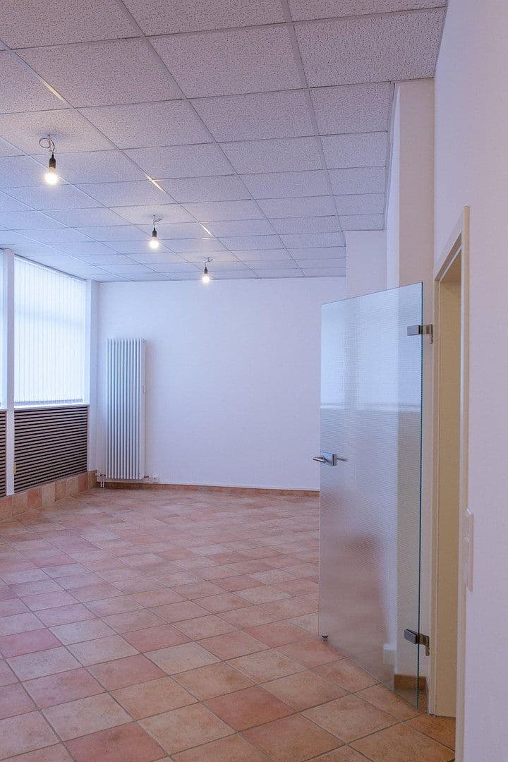 Pronájem bytu 3+1 90 m², Mannheim, Bádensko-Württembersko Pronájem bytu 3+1 90 m², Mannheim, Bádensko-Württembersko