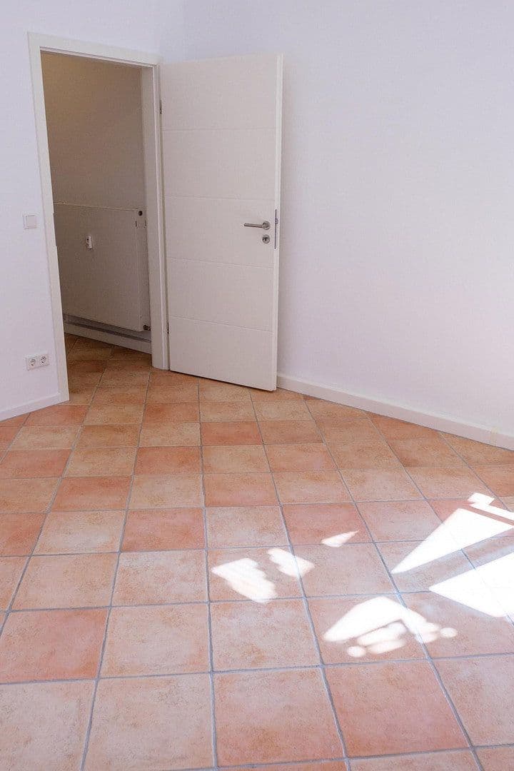 Pronájem bytu 3+1 90 m², Mannheim, Bádensko-Württembersko Pronájem bytu 3+1 90 m², Mannheim, Bádensko-Württembersko