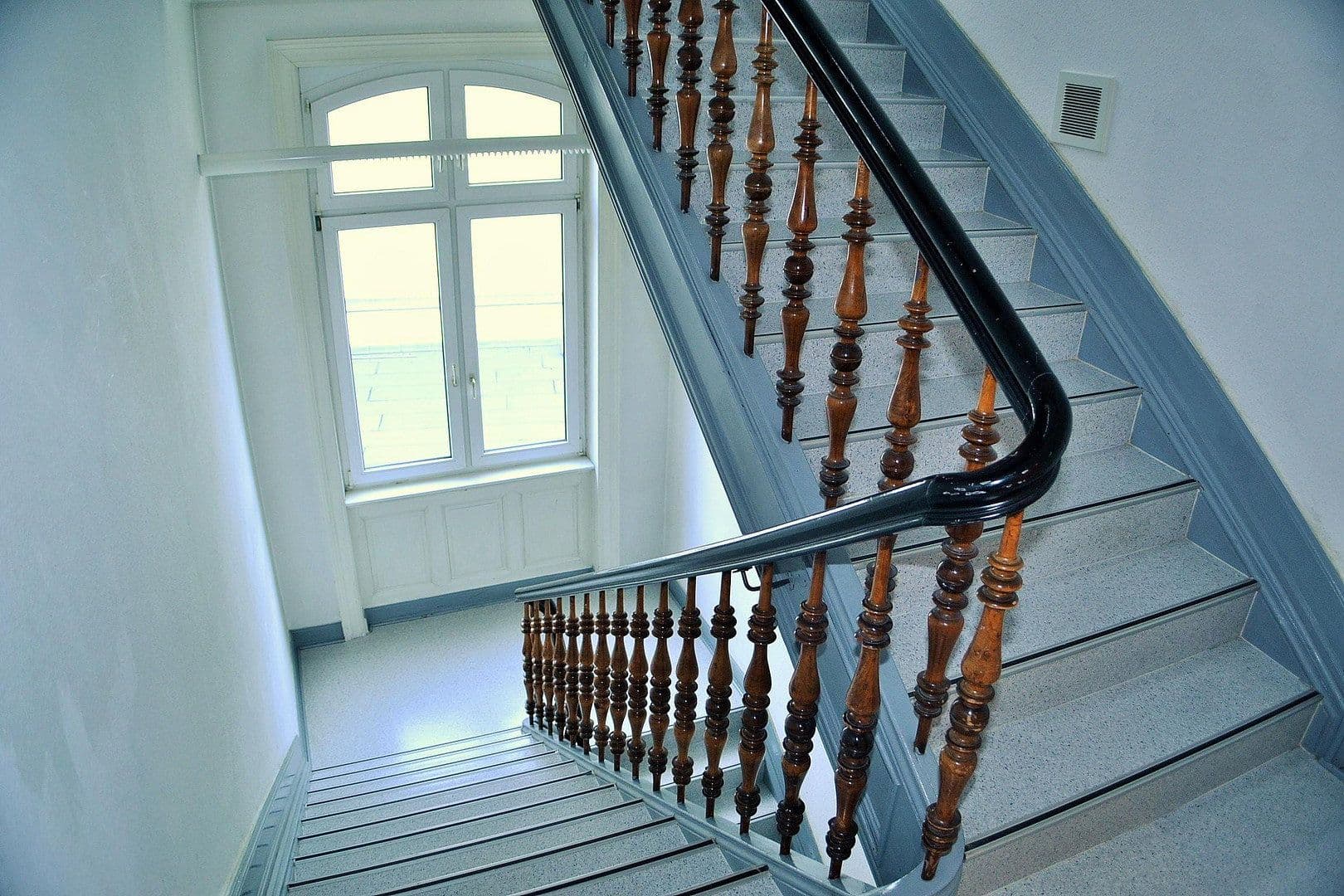 Pronájem bytu 1+1 48 m², Friedrichstrasse 47, Wiesbaden-Innenstadt, Hessen Pronájem bytu 1+1 48 m², Friedrichstrasse 47, Wiesbaden-Innenstadt, Hessen