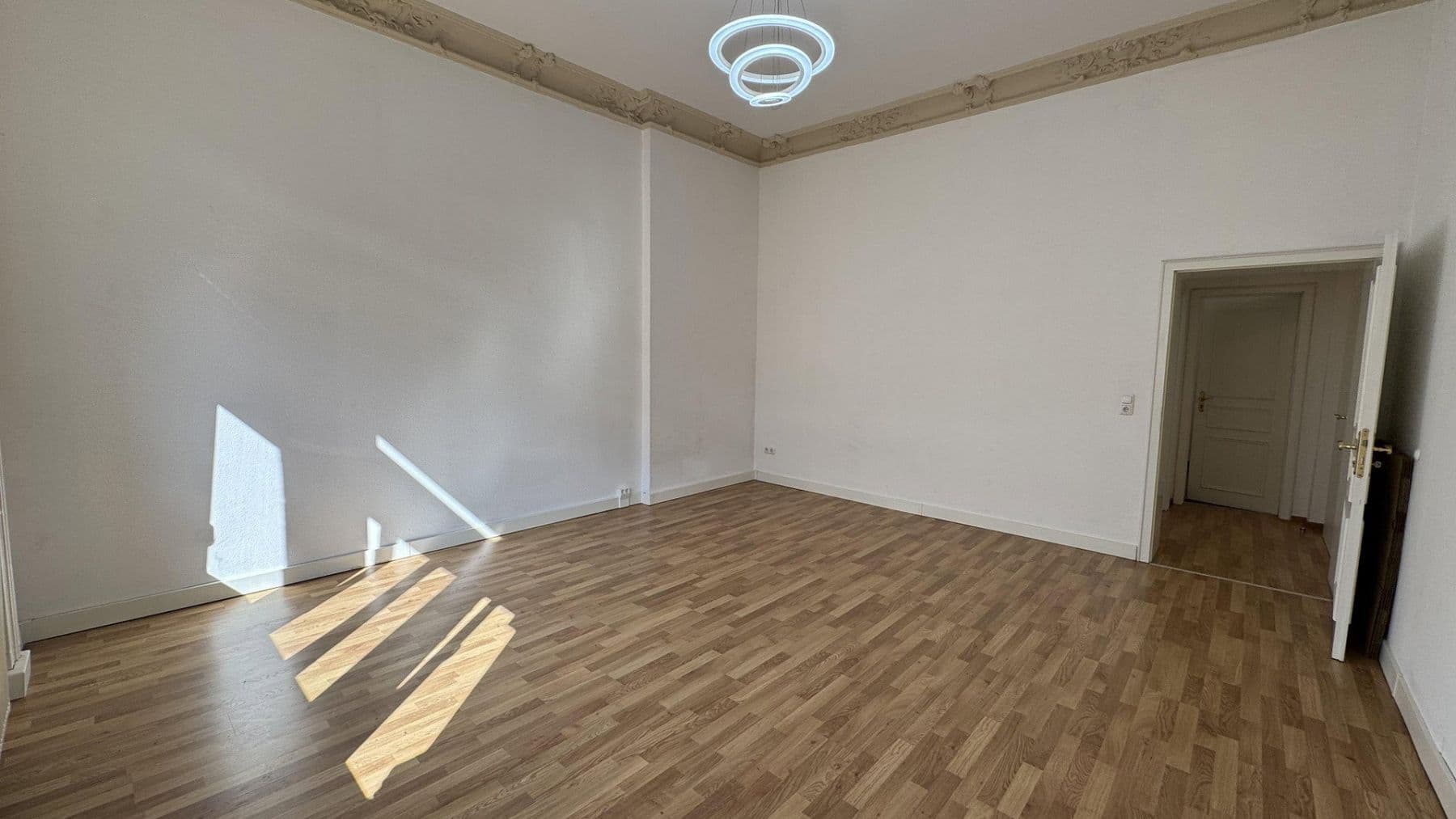 Pronájem bytu 1+1 48 m², Friedrichstrasse 47, Wiesbaden-Innenstadt, Hessen Pronájem bytu 1+1 48 m², Friedrichstrasse 47, Wiesbaden-Innenstadt, Hessen