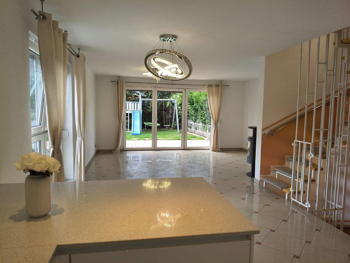 Prodej domu 140 m², pozemek 289 m², Ginsterweg 5, Erkrath, Severní Porýní-Vestfálsko Prodej domu 140 m², pozemek 289 m², Ginsterweg 5, Erkrath, Severní Porýní-Vestfálsko