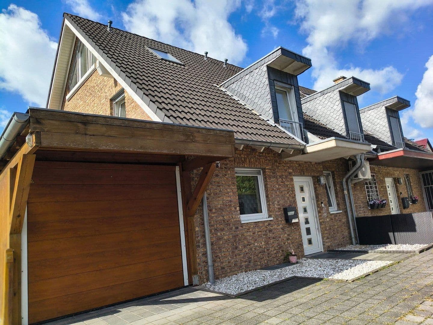 Prodej domu 140 m², pozemek 289 m², Ginsterweg 5, Erkrath, Severní Porýní-Vestfálsko Prodej domu 140 m², pozemek 289 m², Ginsterweg 5, Erkrath, Severní Porýní-Vestfálsko
