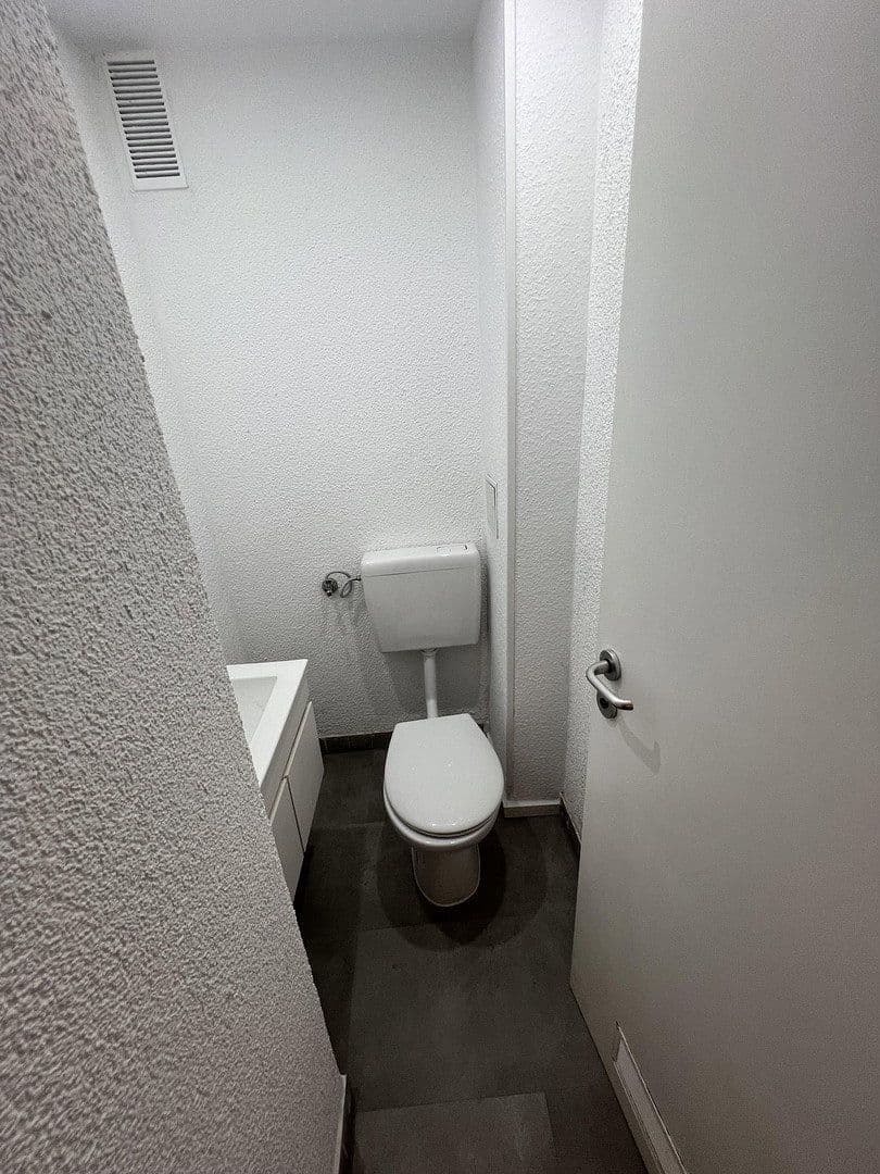 Pronájem bytu 4+1 85 m², Mannheim, Bádensko-Württembersko Pronájem bytu 4+1 85 m², Mannheim, Bádensko-Württembersko