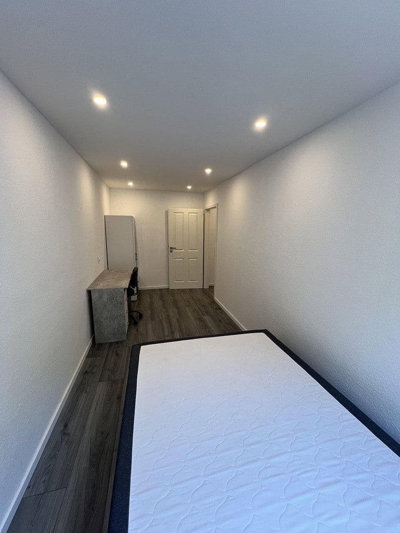 Pronájem bytu 4+1 85 m², Mannheim, Bádensko-Württembersko Pronájem bytu 4+1 85 m², Mannheim, Bádensko-Württembersko