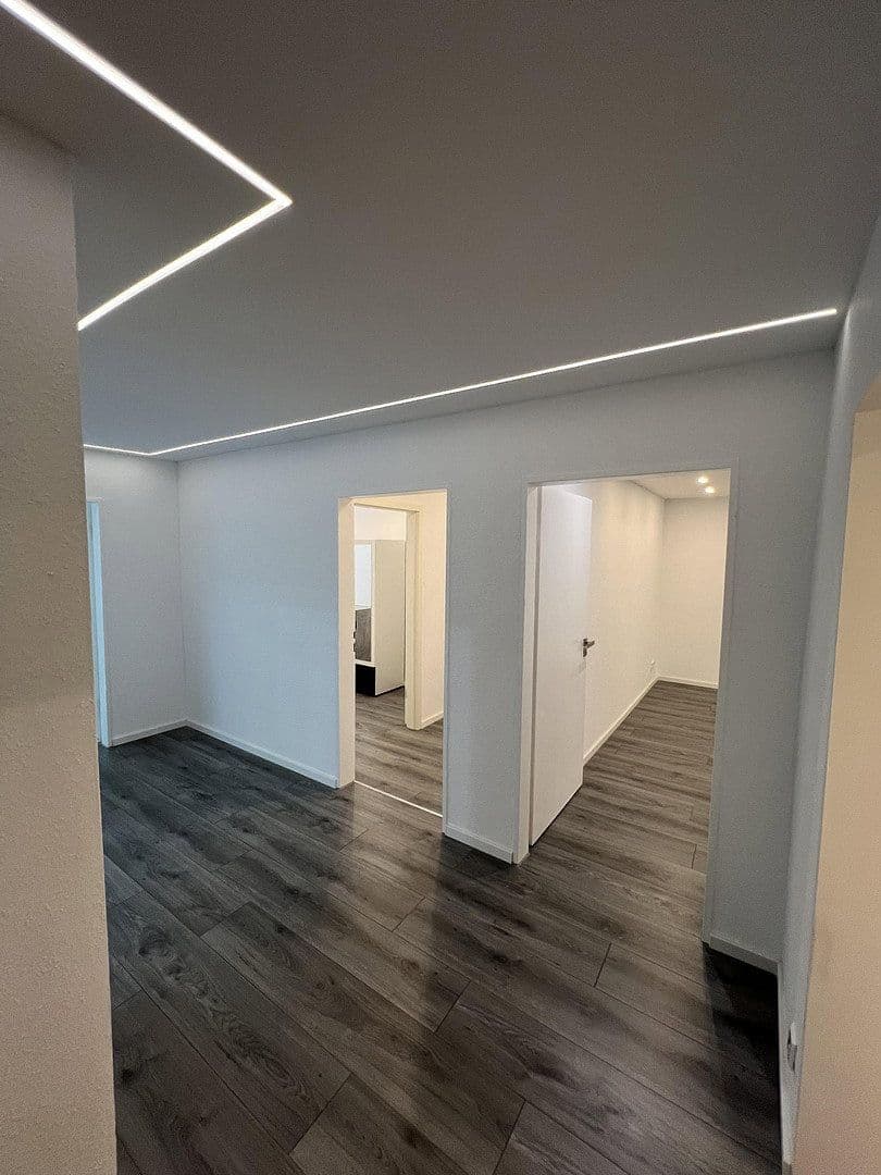Pronájem bytu 4+1 85 m², Mannheim, Bádensko-Württembersko Pronájem bytu 4+1 85 m², Mannheim, Bádensko-Württembersko