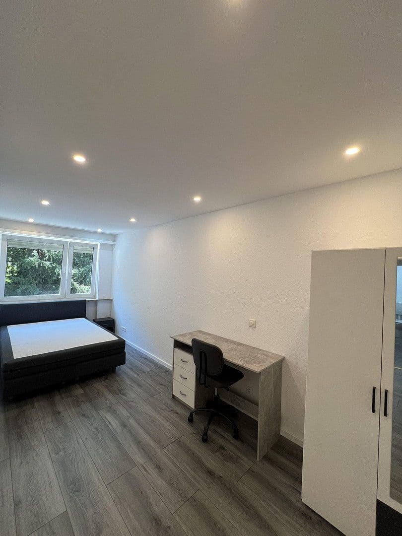 Pronájem bytu 4+1 85 m², Mannheim, Bádensko-Württembersko Pronájem bytu 4+1 85 m², Mannheim, Bádensko-Württembersko