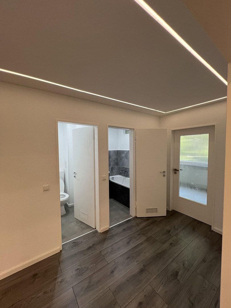 Pronájem bytu 4+1 85 m², Mannheim, Bádensko-Württembersko Pronájem bytu 4+1 85 m², Mannheim, Bádensko-Württembersko