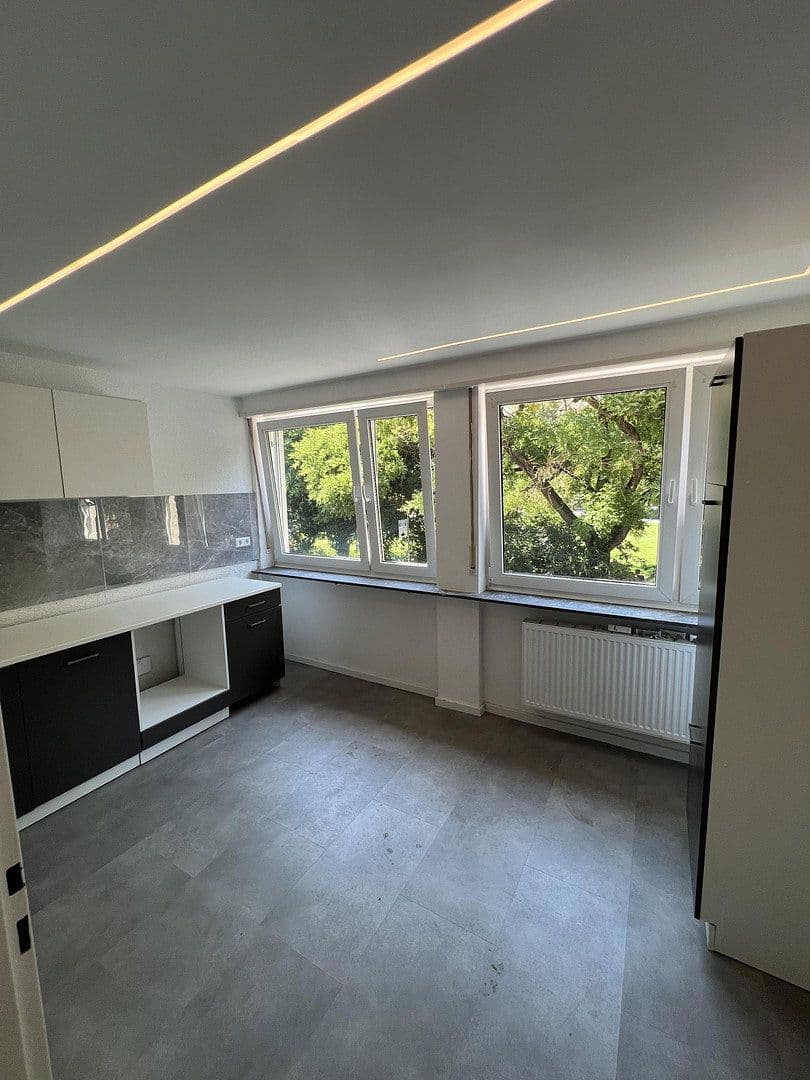Pronájem bytu 4+1 85 m², Mannheim, Bádensko-Württembersko Pronájem bytu 4+1 85 m², Mannheim, Bádensko-Württembersko