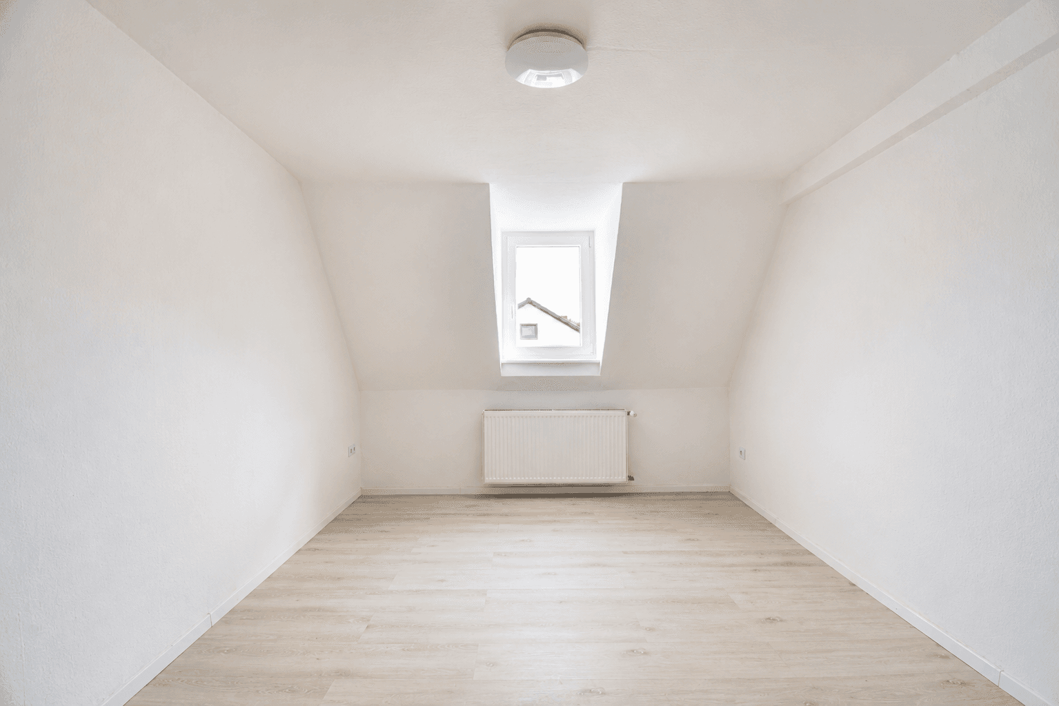 Pronájem bytu 2+1 74 m², Lingenfeld, Porýní-Falc Pronájem bytu 2+1 74 m², Lingenfeld, Porýní-Falc