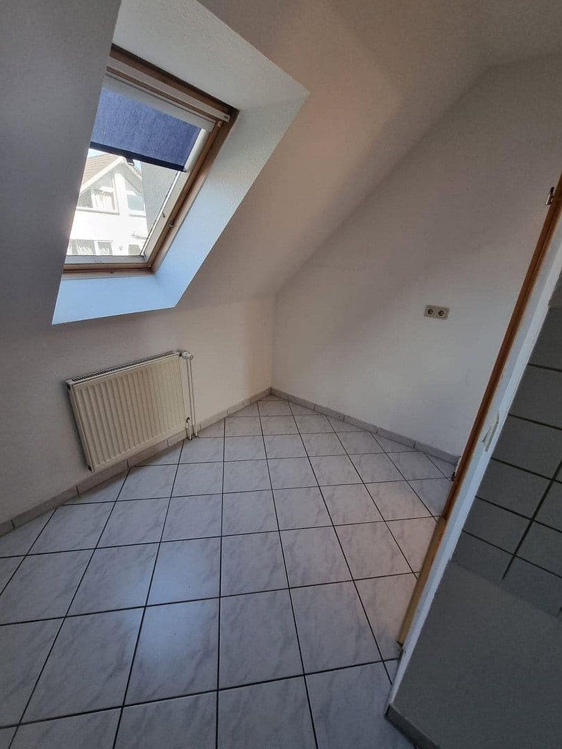 Pronájem bytu 3+1 98 m², Schwalbenweg, Bördeland, Sasko-Anhaltsko Pronájem bytu 3+1 98 m², Schwalbenweg, Bördeland, Sasko-Anhaltsko