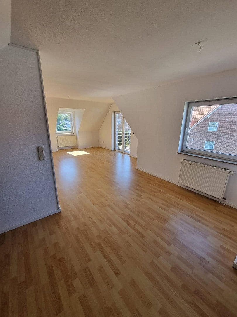 Pronájem bytu 3+1 98 m², Schwalbenweg, Bördeland, Sasko-Anhaltsko Pronájem bytu 3+1 98 m², Schwalbenweg, Bördeland, Sasko-Anhaltsko