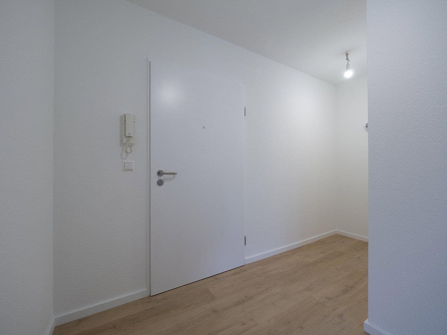 Pronájem bytu 1+kk 45 m², Waldkirch, Bádensko-Württembersko Pronájem bytu 1+kk 45 m², Waldkirch, Bádensko-Württembersko