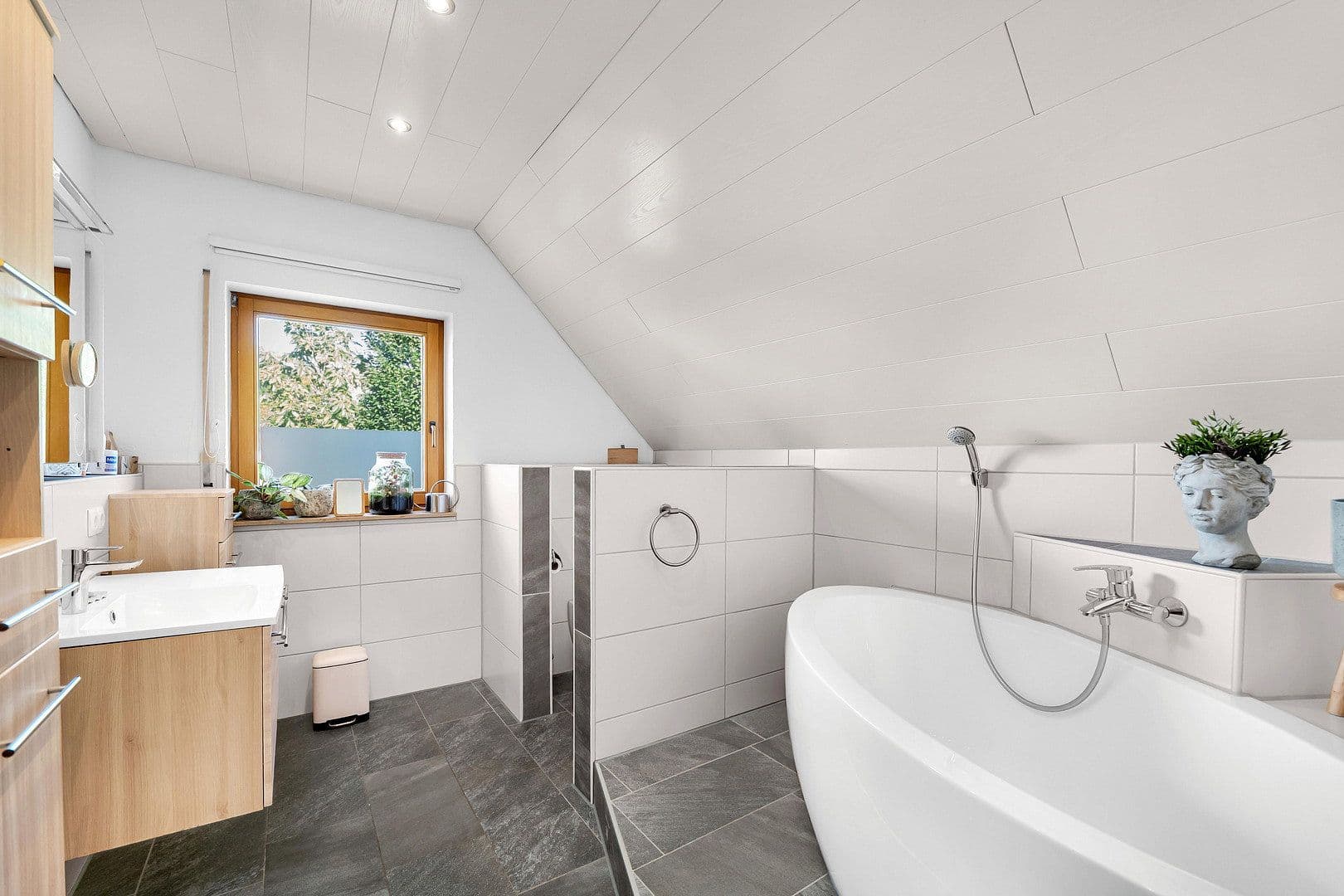 Prodej domu 223 m², pozemek 847 m², Crailsheim, Bádensko-Württembersko Prodej domu 223 m², pozemek 847 m², Crailsheim, Bádensko-Württembersko