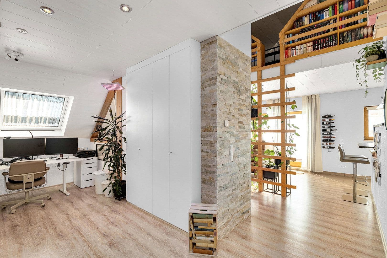 Prodej domu 223 m², pozemek 847 m², Crailsheim, Bádensko-Württembersko Prodej domu 223 m², pozemek 847 m², Crailsheim, Bádensko-Württembersko