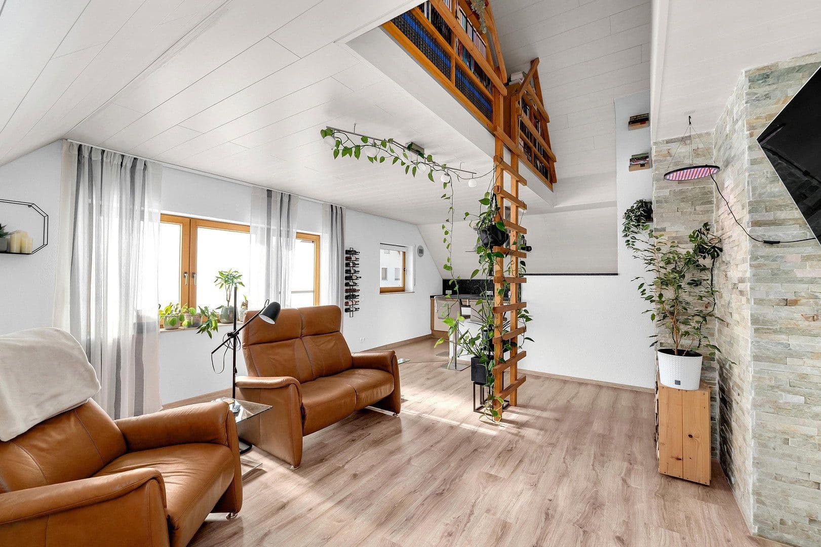 Prodej domu 223 m², pozemek 847 m², Crailsheim, Bádensko-Württembersko Prodej domu 223 m², pozemek 847 m², Crailsheim, Bádensko-Württembersko