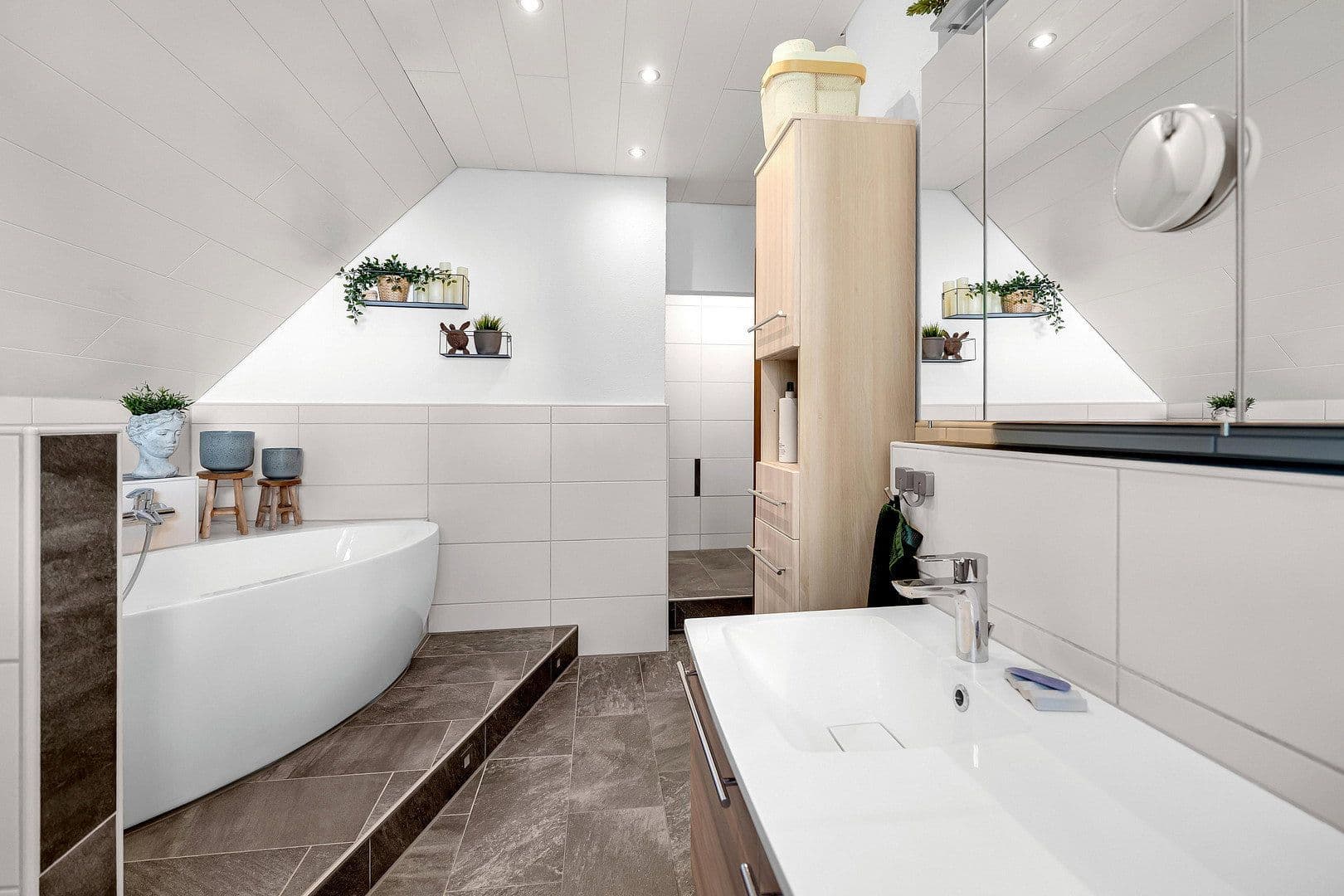 Prodej domu 223 m², pozemek 847 m², Crailsheim, Bádensko-Württembersko Prodej domu 223 m², pozemek 847 m², Crailsheim, Bádensko-Württembersko