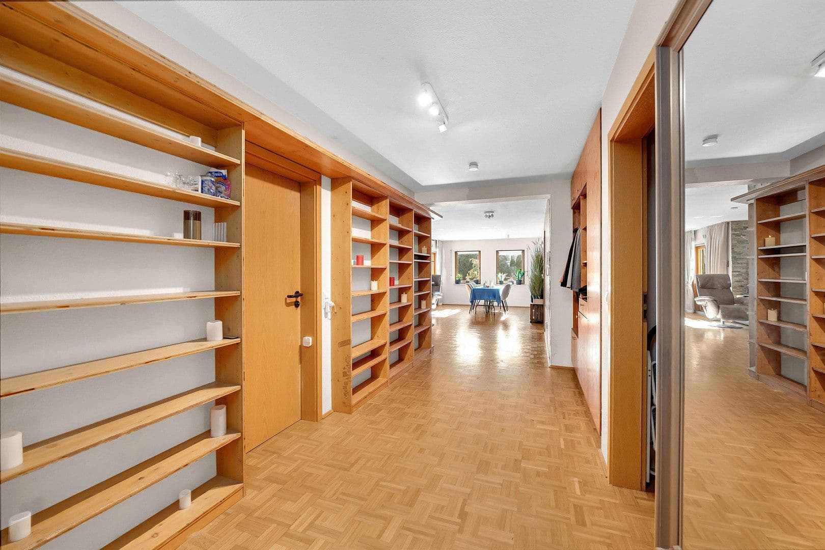 Prodej domu 223 m², pozemek 847 m², Crailsheim, Bádensko-Württembersko Prodej domu 223 m², pozemek 847 m², Crailsheim, Bádensko-Württembersko