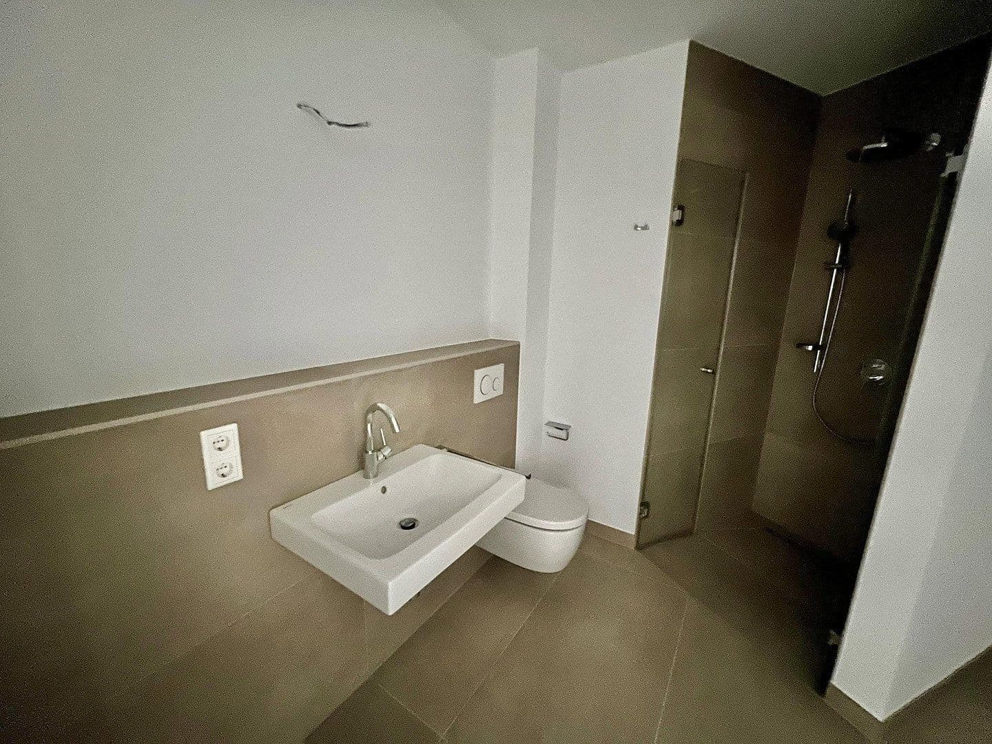 Pronájem bytu 3+1 86 m², Köln, Severní Porýní-Vestfálsko Pronájem bytu 3+1 86 m², Köln, Severní Porýní-Vestfálsko