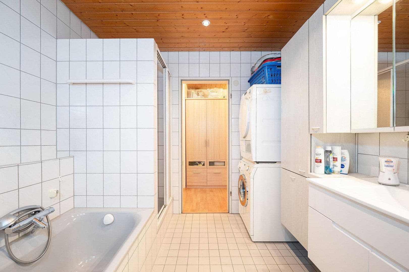 Pronájem bytu 5+1 120 m², Mezgerwaidring 54, Radolfzell am Bodensee, Bádensko-Württembersko Pronájem bytu 5+1 120 m², Mezgerwaidring 54, Radolfzell am Bodensee, Bádensko-Württembersko