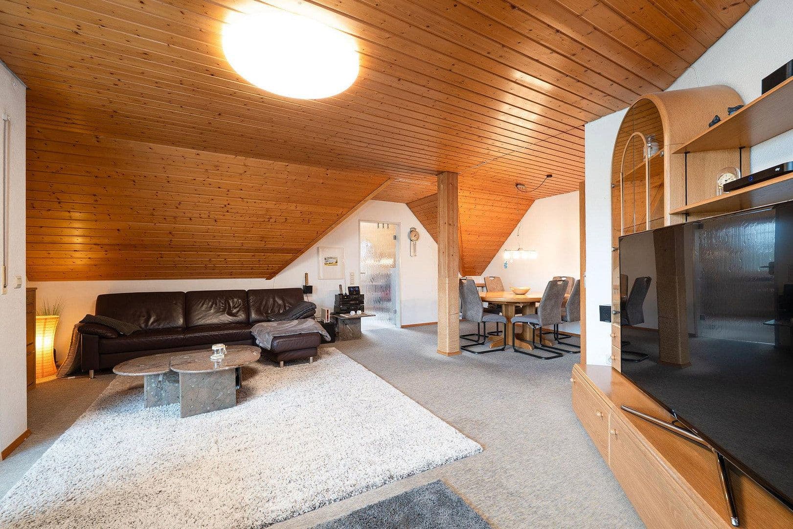 Pronájem bytu 5+1 120 m², Mezgerwaidring 54, Radolfzell am Bodensee, Bádensko-Württembersko Pronájem bytu 5+1 120 m², Mezgerwaidring 54, Radolfzell am Bodensee, Bádensko-Württembersko