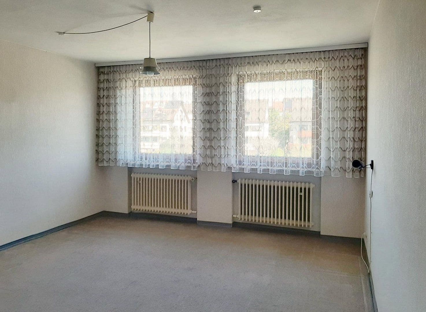 Prodej domu 162 m², pozemek 254 m², Hornbergstraße 38, Ditzingen, Bádensko-Württembersko Prodej domu 162 m², pozemek 254 m², Hornbergstraße 38, Ditzingen, Bádensko-Württembersko