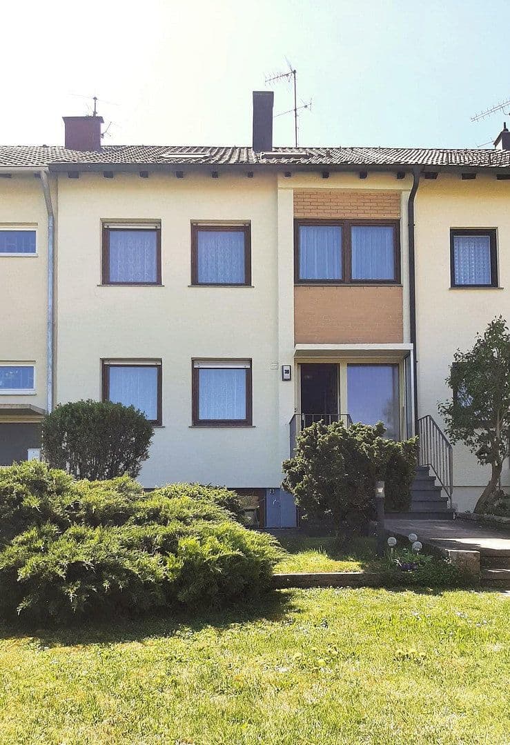 Prodej domu 162 m², pozemek 254 m², Hornbergstraße 38, Ditzingen, Bádensko-Württembersko Prodej domu 162 m², pozemek 254 m², Hornbergstraße 38, Ditzingen, Bádensko-Württembersko