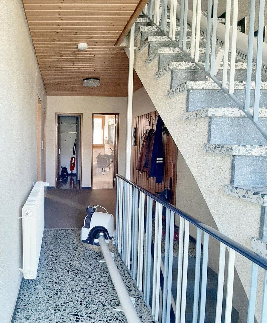 Prodej domu 162 m², pozemek 254 m², Hornbergstraße 38, Ditzingen, Bádensko-Württembersko Prodej domu 162 m², pozemek 254 m², Hornbergstraße 38, Ditzingen, Bádensko-Württembersko