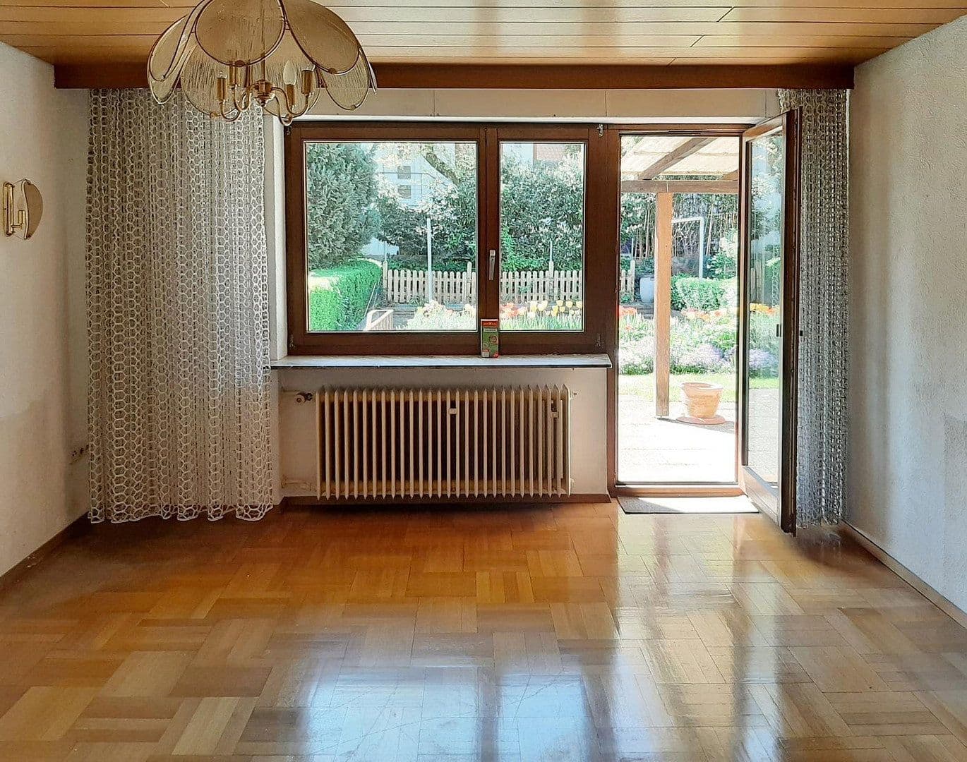 Prodej domu 162 m², pozemek 254 m², Hornbergstraße 38, Ditzingen, Bádensko-Württembersko Prodej domu 162 m², pozemek 254 m², Hornbergstraße 38, Ditzingen, Bádensko-Württembersko