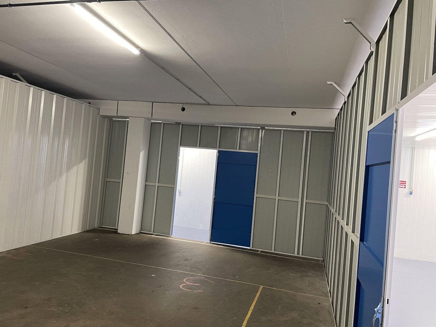 Pronájem nebytového prostoru 47 m², Ostpreussendamm 84A, Berlin, Berlín Pronájem nebytového prostoru 47 m², Ostpreussendamm 84A, Berlin, Berlín