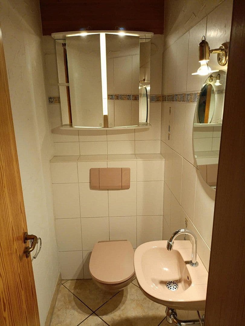 Prodej domu 145 m², pozemek 657 m², Winnenden, Bádensko-Württembersko Prodej domu 145 m², pozemek 657 m², Winnenden, Bádensko-Württembersko