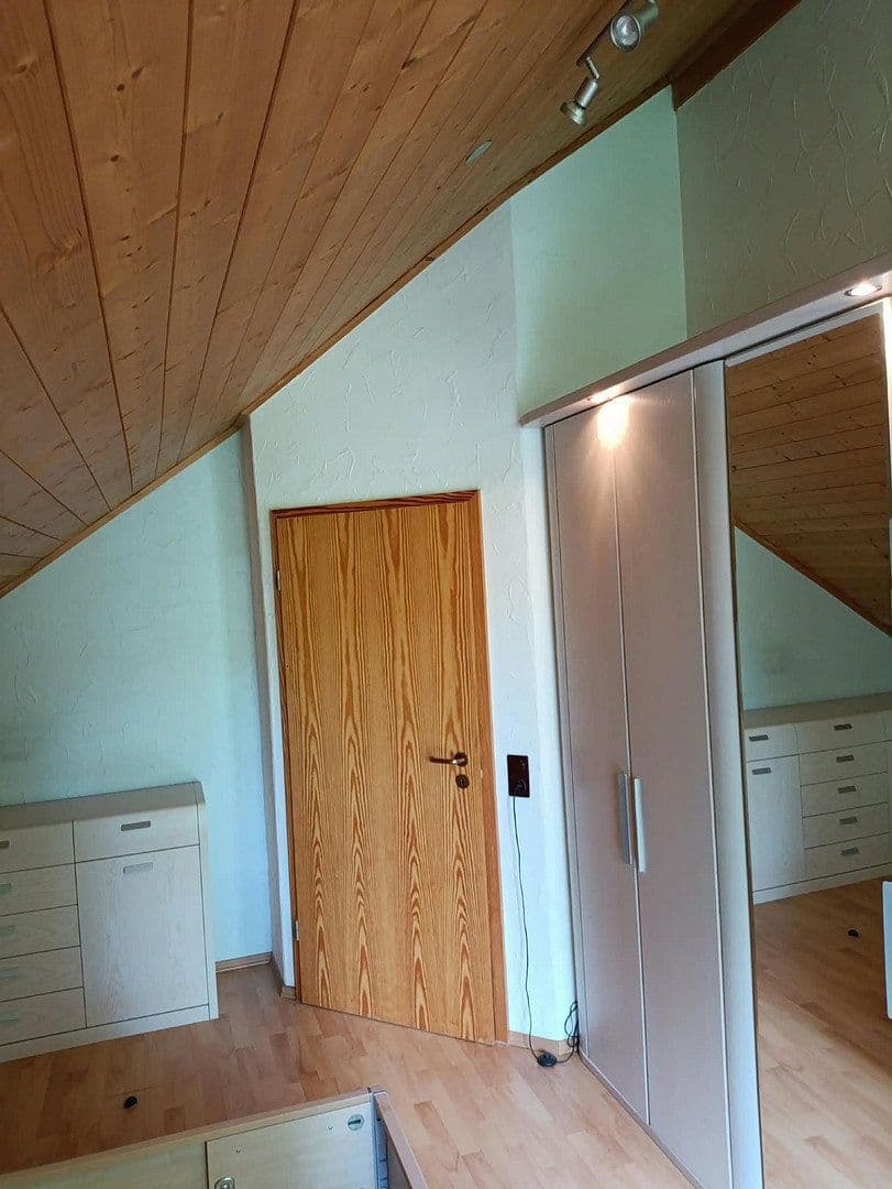 Prodej domu 145 m², pozemek 657 m², Winnenden, Bádensko-Württembersko Prodej domu 145 m², pozemek 657 m², Winnenden, Bádensko-Württembersko
