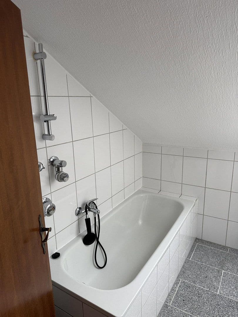 Pronájem bytu 2+kk 53 m², Rheingoldstraße 76, Duisburg, Severní Porýní-Vestfálsko Pronájem bytu 2+kk 53 m², Rheingoldstraße 76, Duisburg, Severní Porýní-Vestfálsko