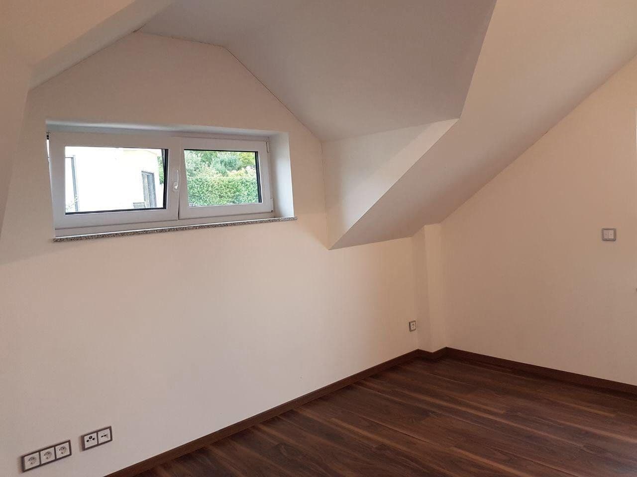 Pronájem domu 219 m², pozemek 300 m², Essenheim, Porýní-Falc Pronájem domu 219 m², pozemek 300 m², Essenheim, Porýní-Falc