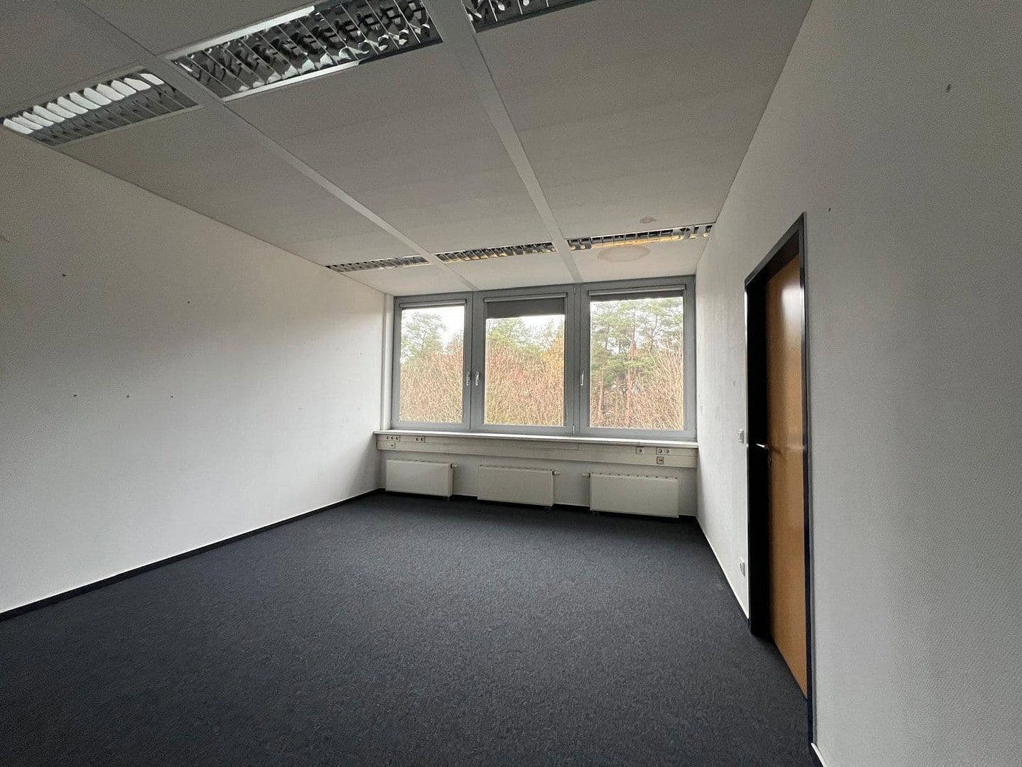 Pronájem kanceláře 37 m², Rövertannen 13, Güstrow, Mecklenburg-Vorpommern Pronájem kanceláře 37 m², Rövertannen 13, Güstrow, Mecklenburg-Vorpommern