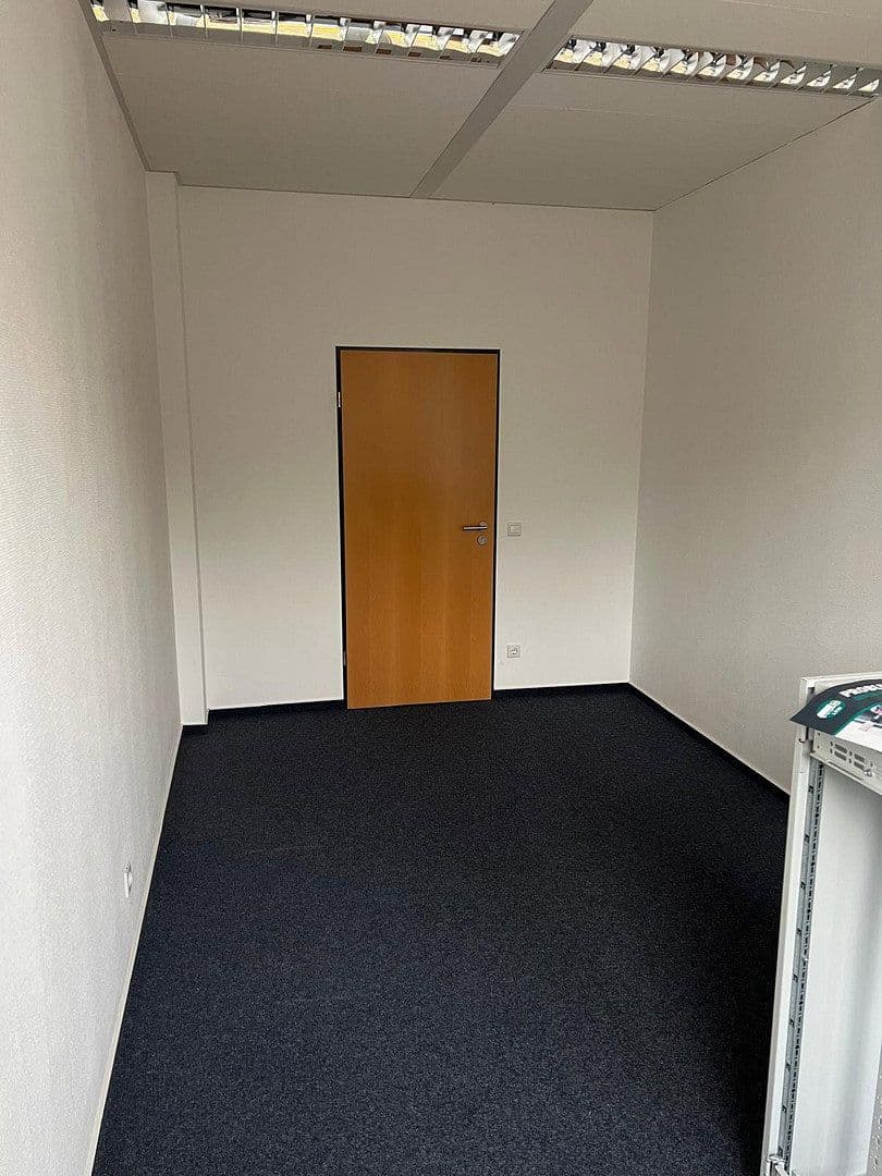 Pronájem kanceláře 37 m², Rövertannen 13, Güstrow, Mecklenburg-Vorpommern Pronájem kanceláře 37 m², Rövertannen 13, Güstrow, Mecklenburg-Vorpommern